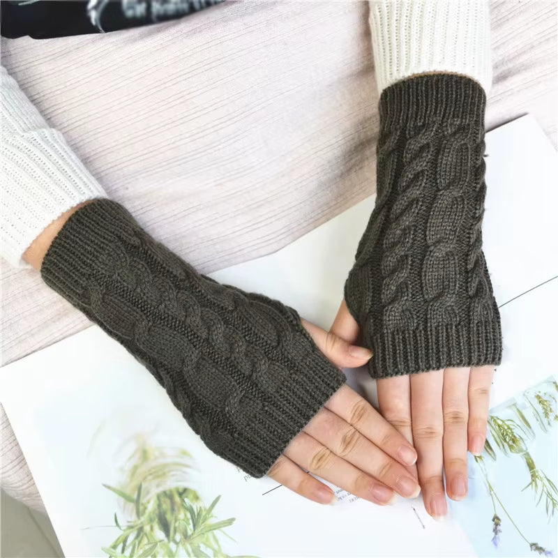 Hot Sale Winter Warm Women Arm Warmer Faux Fur Soft Elastic Wrist Slap on Cuffs Arm Warmer Plush Thicken Accessories Gray White